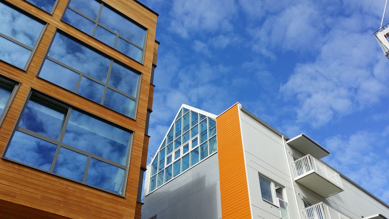 Samsung Galaxy S4 sample photo. House, facades, himmel photography