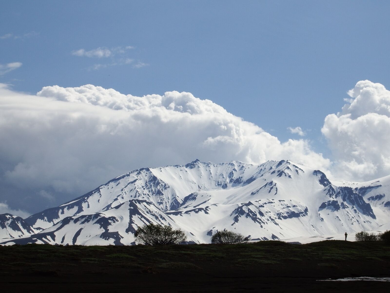 Fujifilm FinePix S1 sample photo. Volcano, mountains, clouds photography
