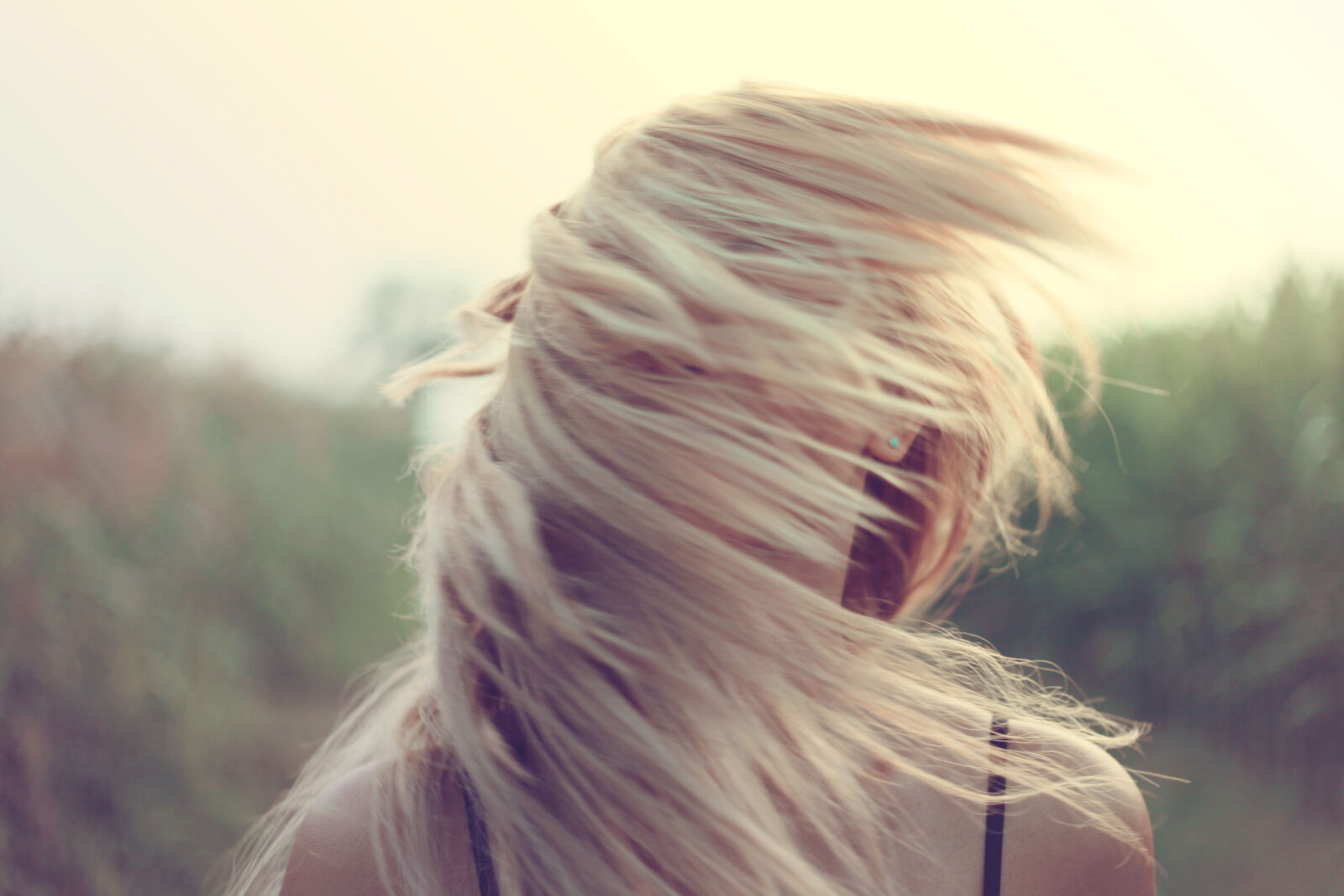 Canon EF 50mm F1.8 II sample photo. Blonde, girl, hairs, hairstyle photography
