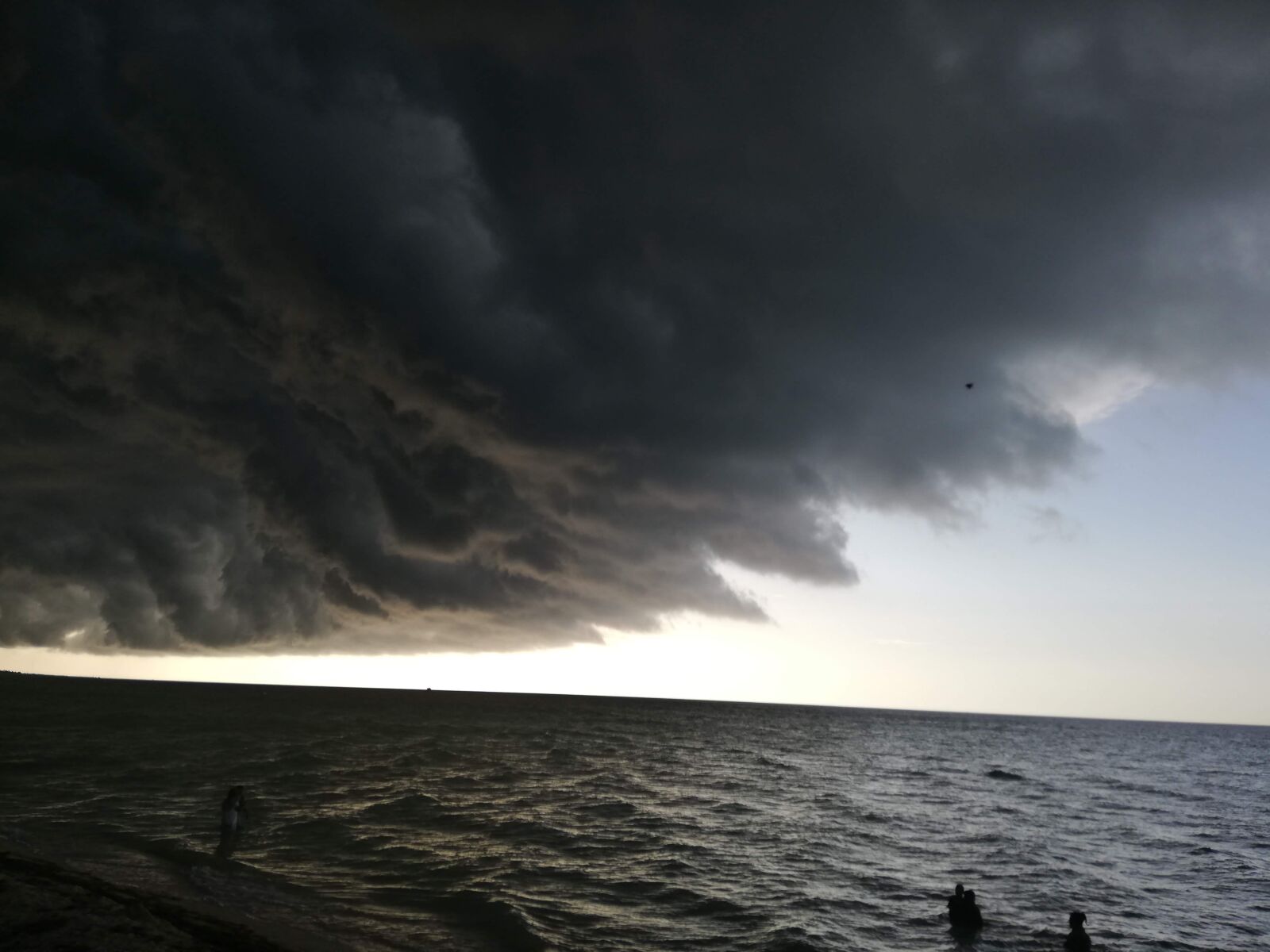 HUAWEI P20 lite sample photo. Beach, storm, clouds photography