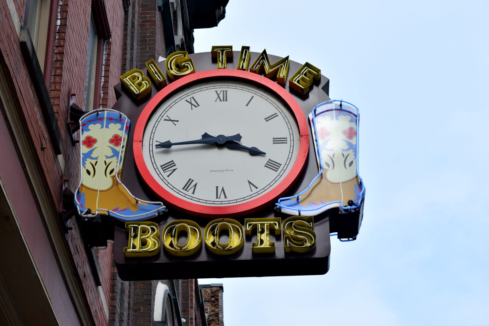 Nikon D3300 sample photo. Neon sign, business, sign photography