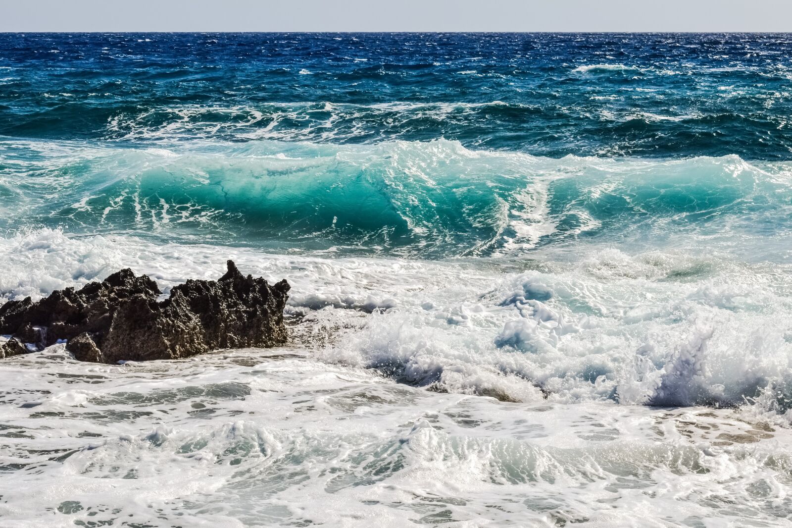 Nikon D3300 sample photo. Rocky coast, wave, smashing photography
