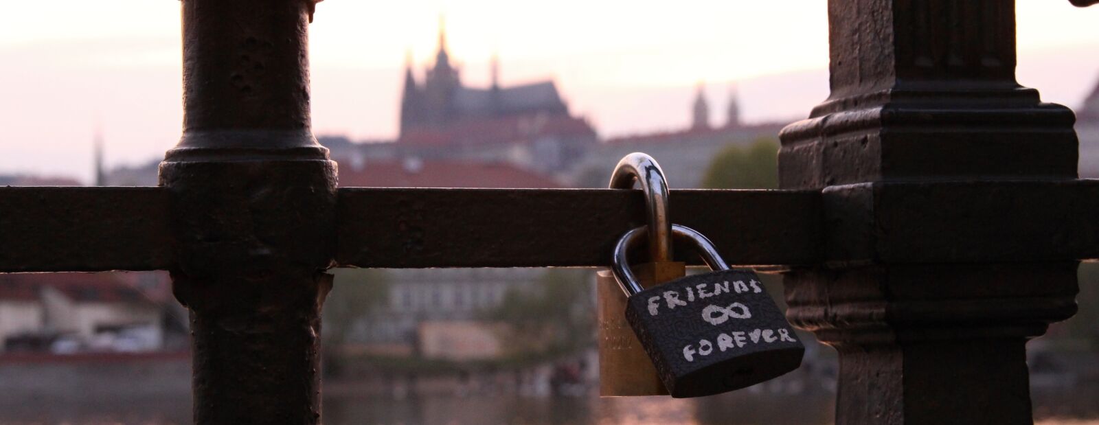 Canon EOS 100D (EOS Rebel SL1 / EOS Kiss X7) sample photo. Prague, prague castle, city photography