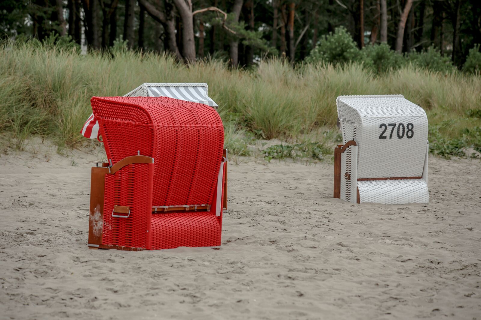 Canon EOS 6D sample photo. Beach chair, beach, baltic photography