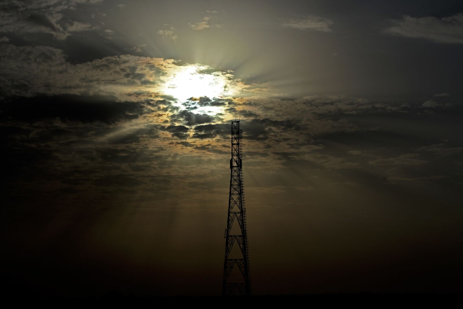 Canon EOS 700D (EOS Rebel T5i / EOS Kiss X7i) sample photo. Sunset, evening, landscape photography