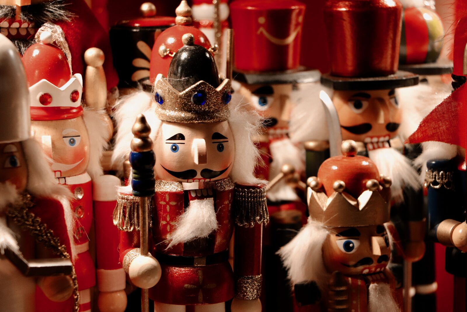 Canon EOS 800D (EOS Rebel T7i / EOS Kiss X9i) sample photo. The nutcracker, wood, figure photography