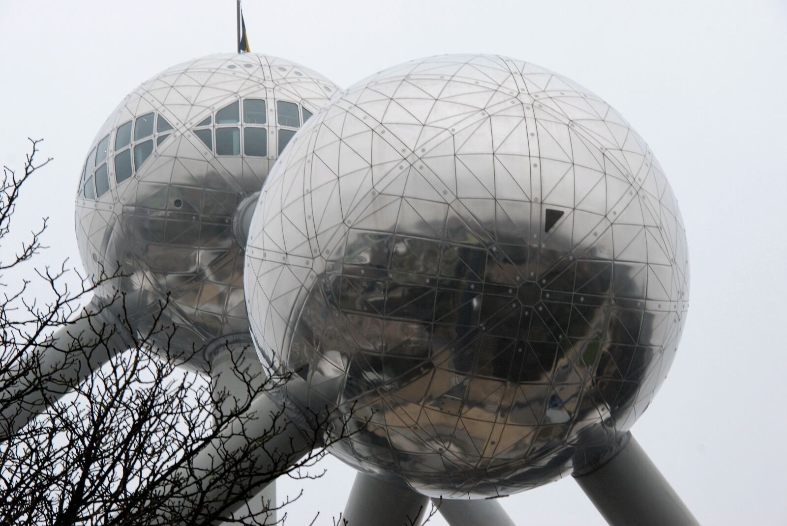 Nikon D80 sample photo. Atomium, science, ball photography