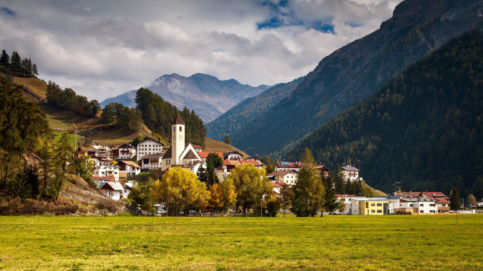 Canon EOS 650D (EOS Rebel T4i / EOS Kiss X6i) sample photo. Bergdorf, reschensee, autumn photography