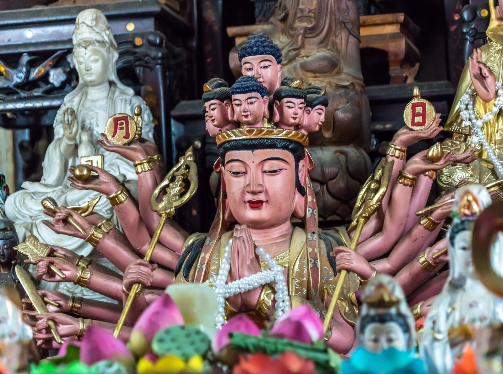 Sony a7R II + Sony FE 24-240mm F3.5-6.3 OSS sample photo. Thailand, statue, asia photography