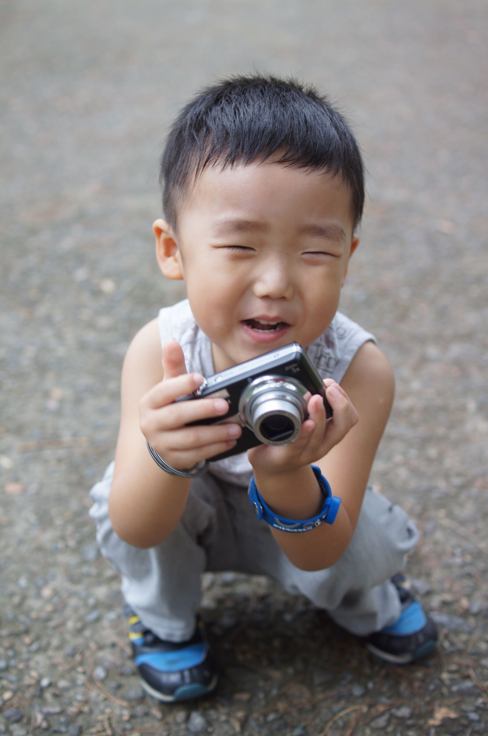 Sony SLT-A55 (SLT-A55V) + Sony DT 35mm F1.8 SAM sample photo. Kid, photographer, children photography