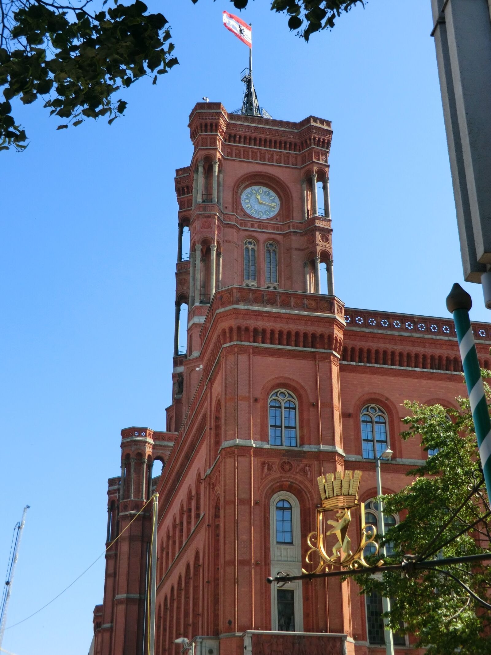CASIO EX-H20G sample photo. Berlin, red town hall photography
