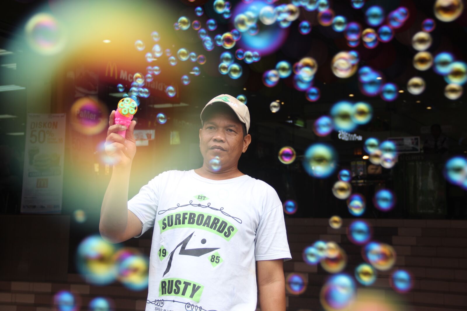 Canon EOS 60D sample photo. Bubble, colour, play photography