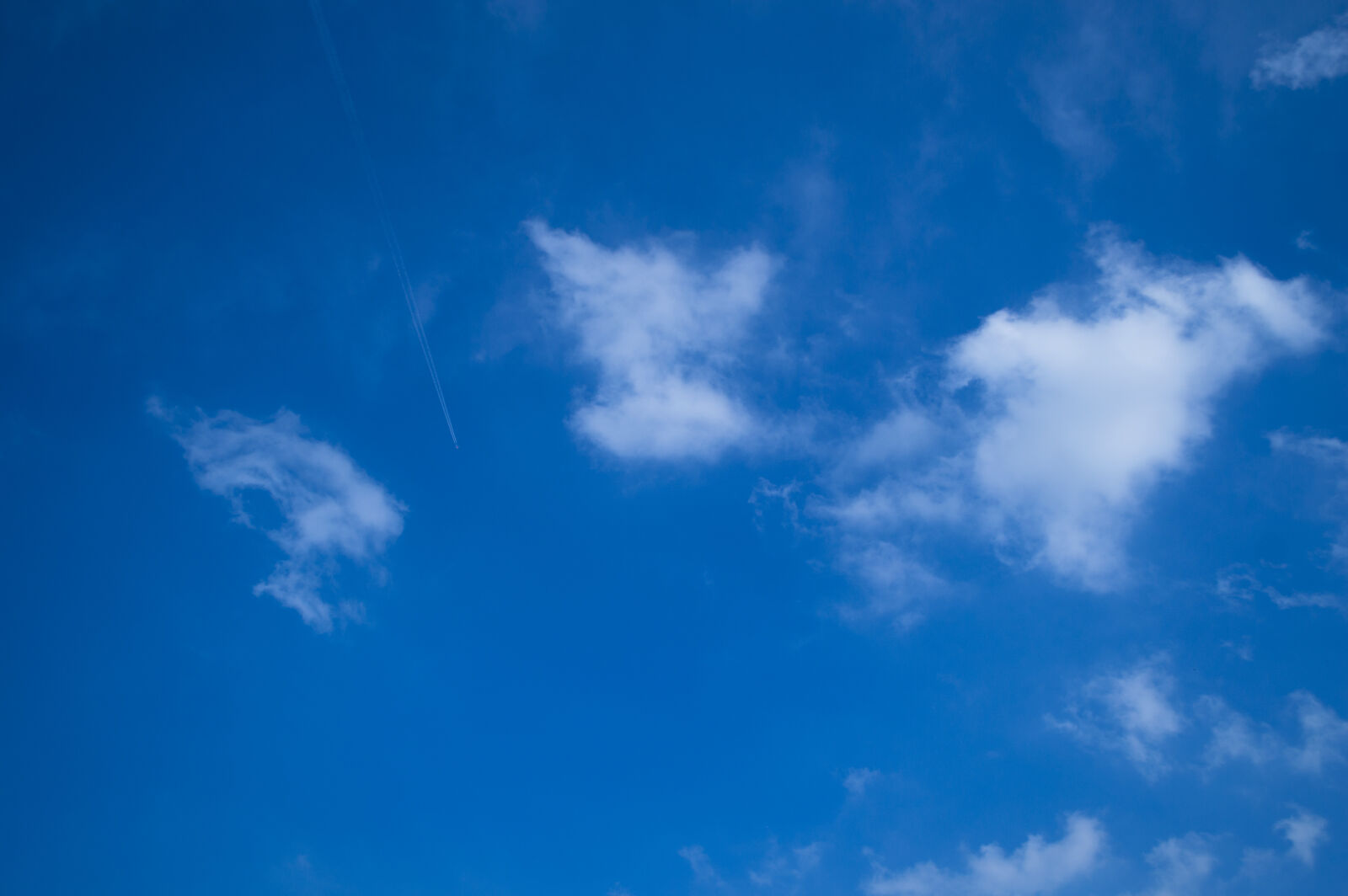 Nikon AF-S DX Nikkor 18-55mm F3.5-5.6G VR sample photo. Background, blue, cloud, clouds photography