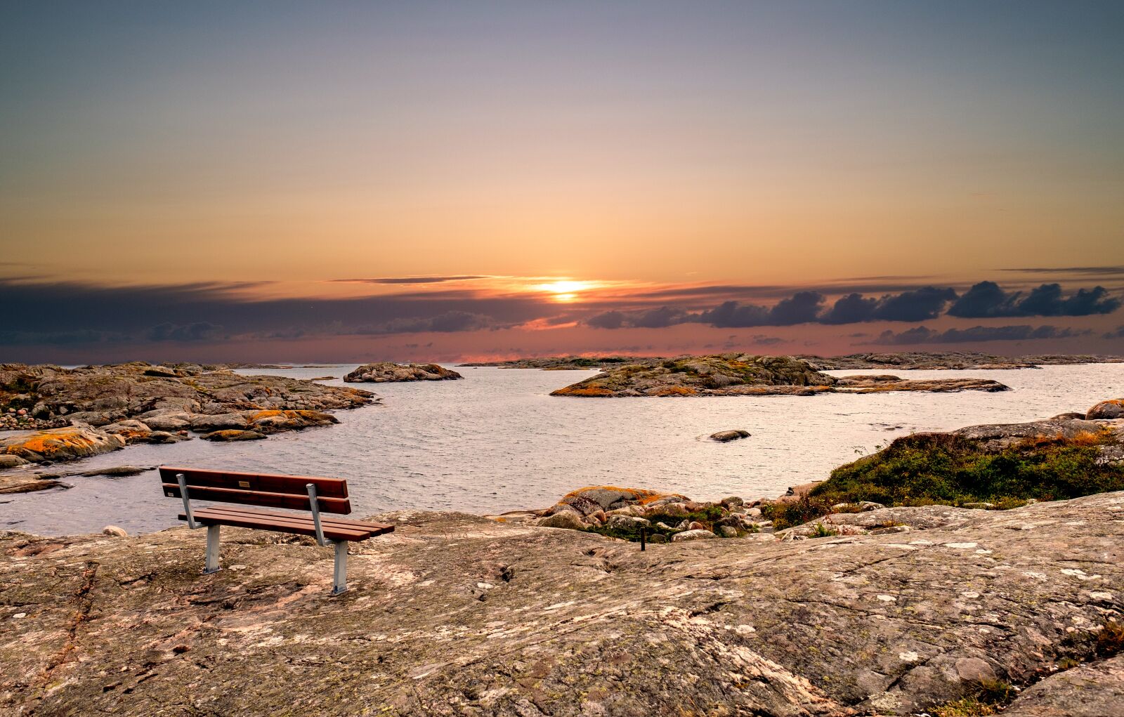 Fujifilm XF 16mm F1.4 R WR sample photo. Sunset, bench, sit photography