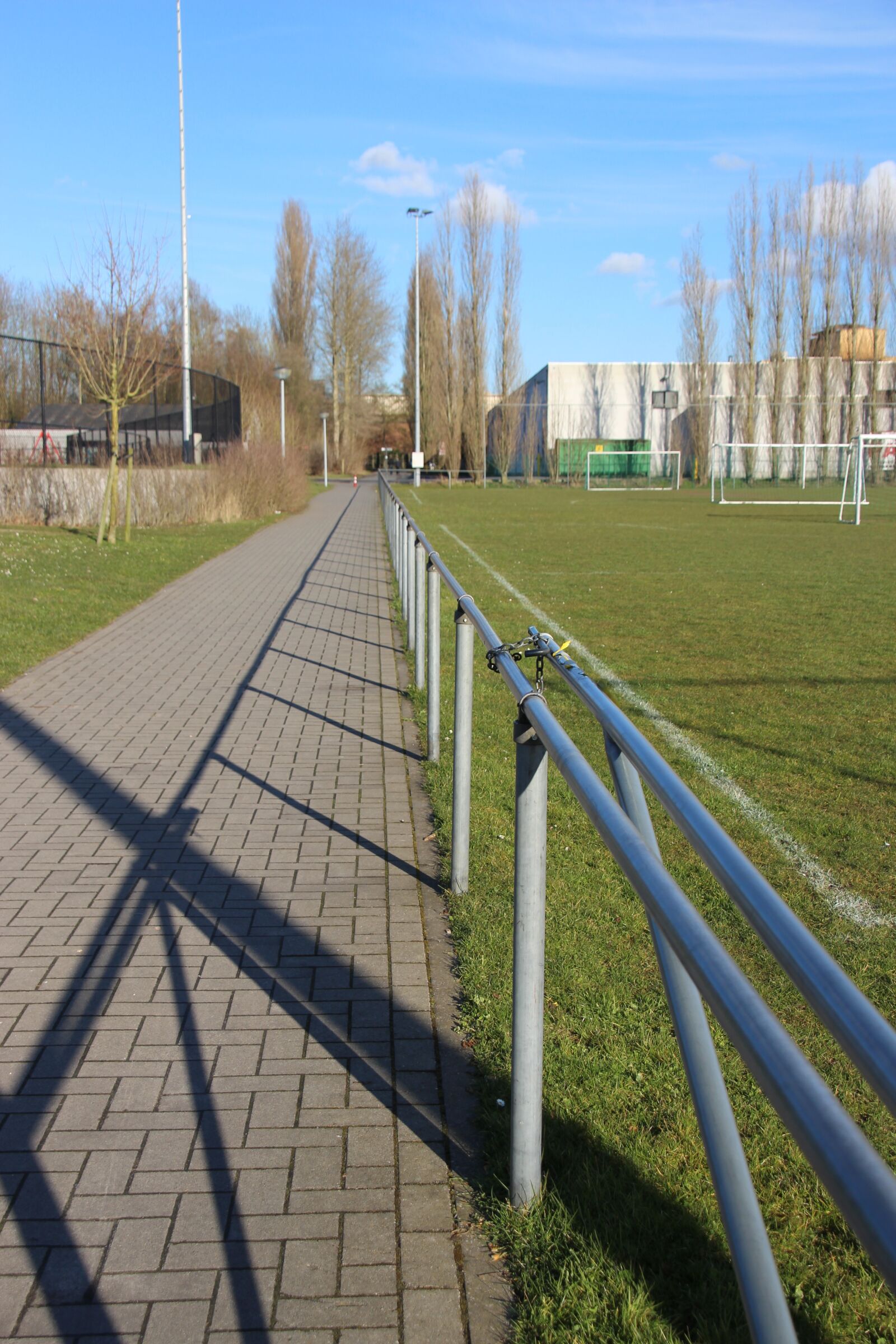 Canon EOS 700D (EOS Rebel T5i / EOS Kiss X7i) sample photo. Football field, ieper, lines photography