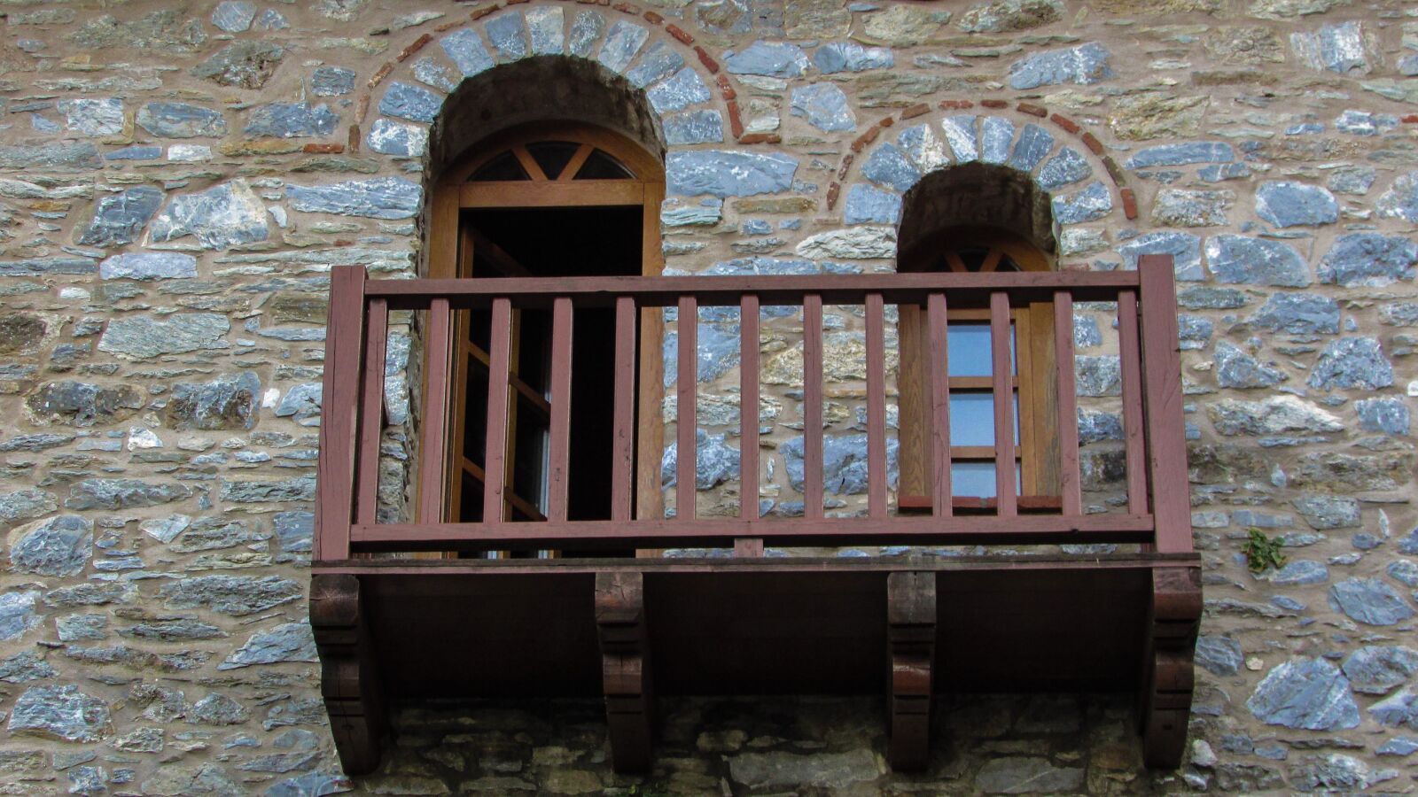 Canon PowerShot SX400 IS sample photo. Balcony, monastery, church photography