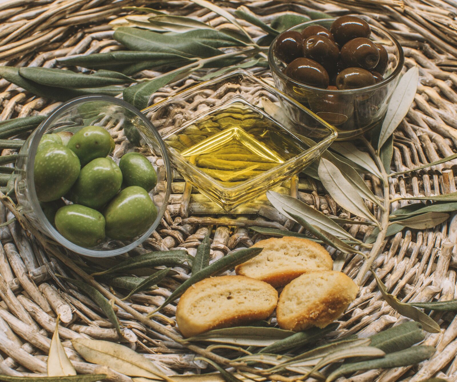 Nikon D3200 sample photo. Olives, green, mediterranean photography