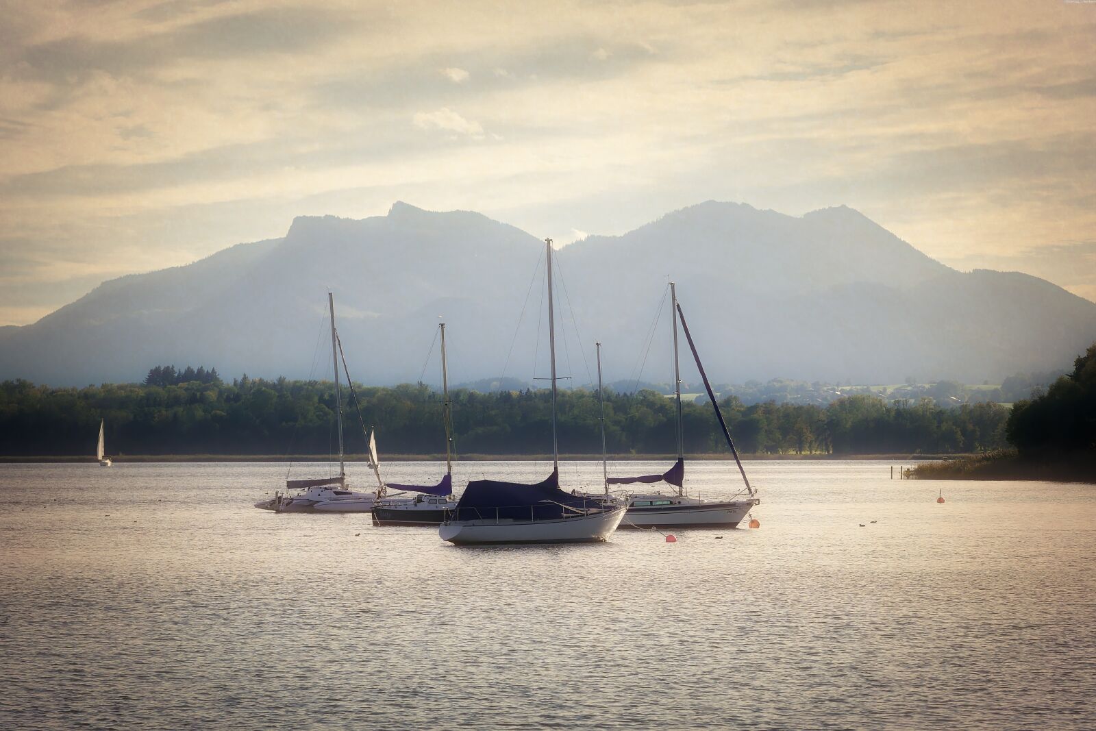 Panasonic Lumix DMC-GX8 sample photo. Chiemsee, sailing boats, water photography