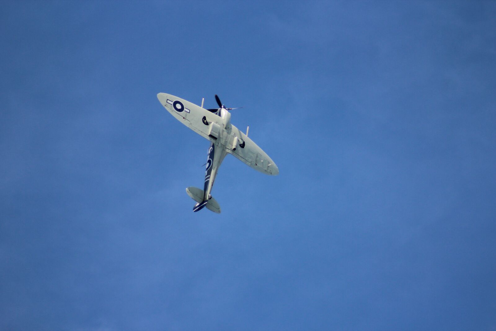 Canon EF 75-300mm f/4-5.6 USM sample photo. Battle of britain airplane photography