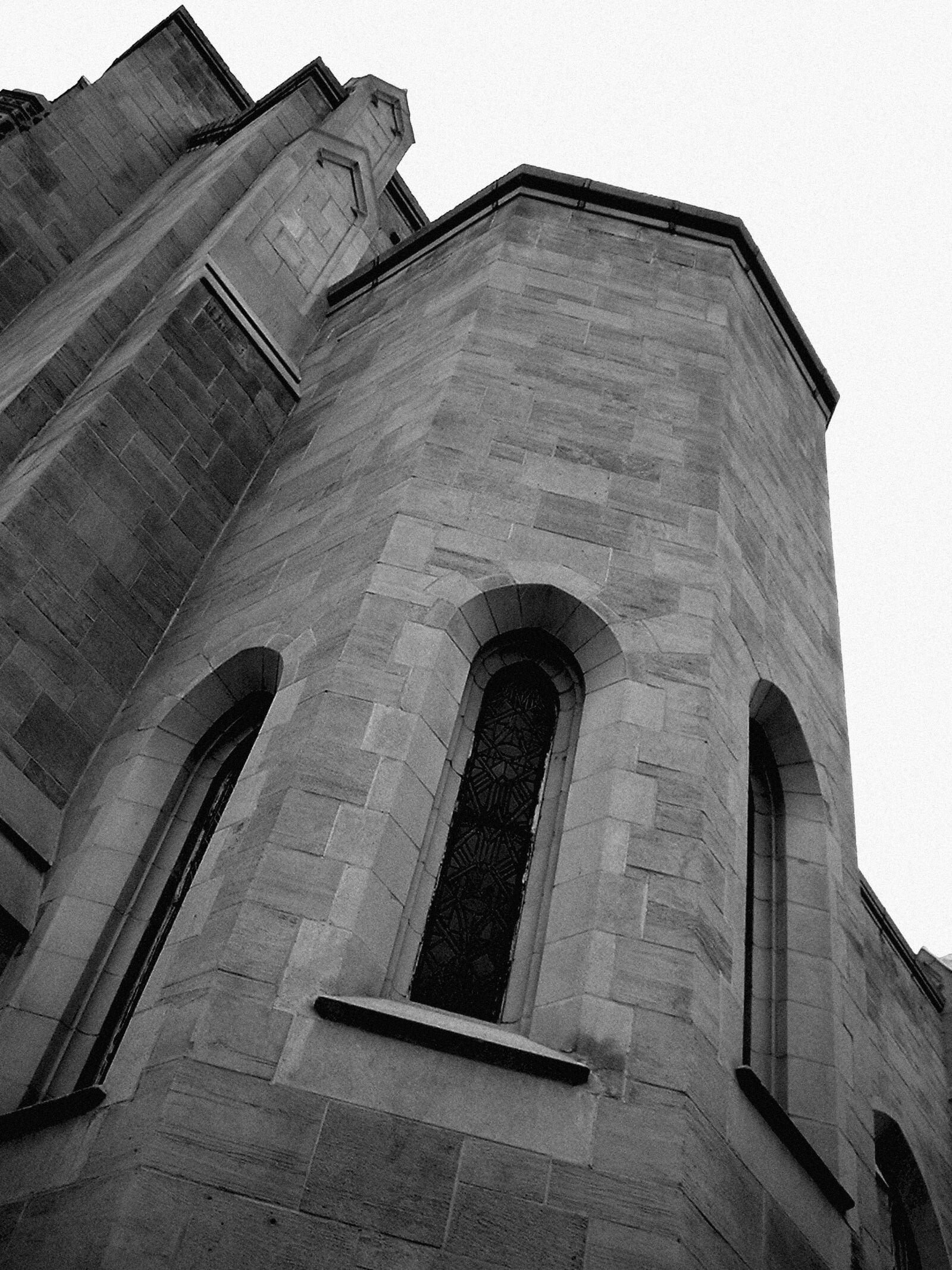 Olympus E-10 sample photo. Church, building, tall photography