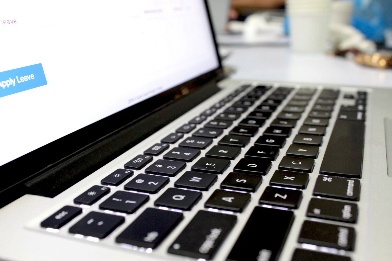Canon EOS 700D (EOS Rebel T5i / EOS Kiss X7i) sample photo. Apple, apple, keyboard, business photography