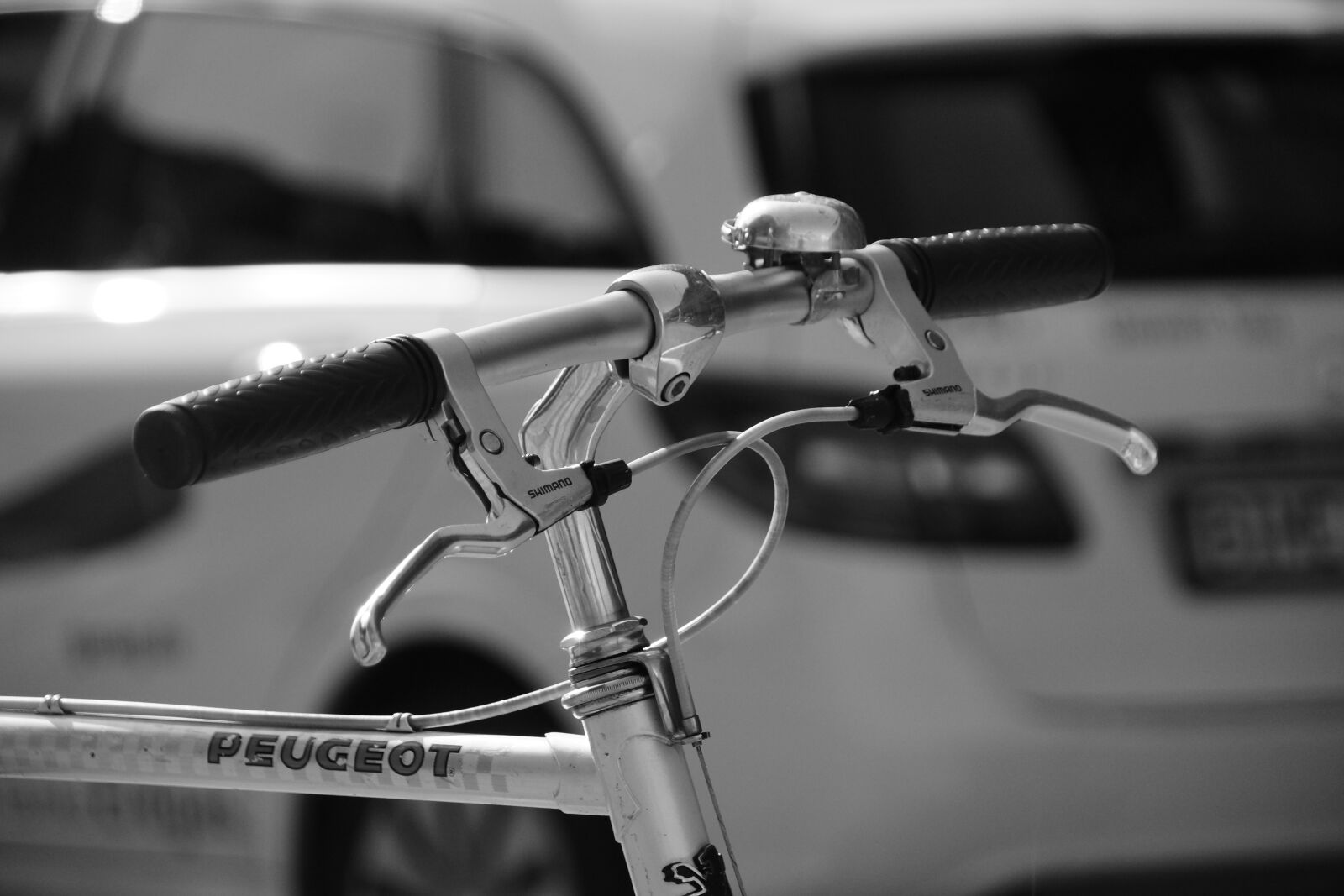 Sony SLT-A77 sample photo. Peugeot, mercedes benz, fahrrad photography