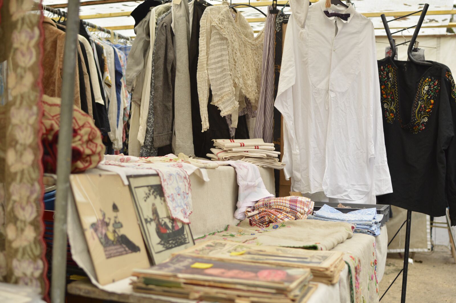 Nikon D3200 sample photo. Flea market, market, france photography