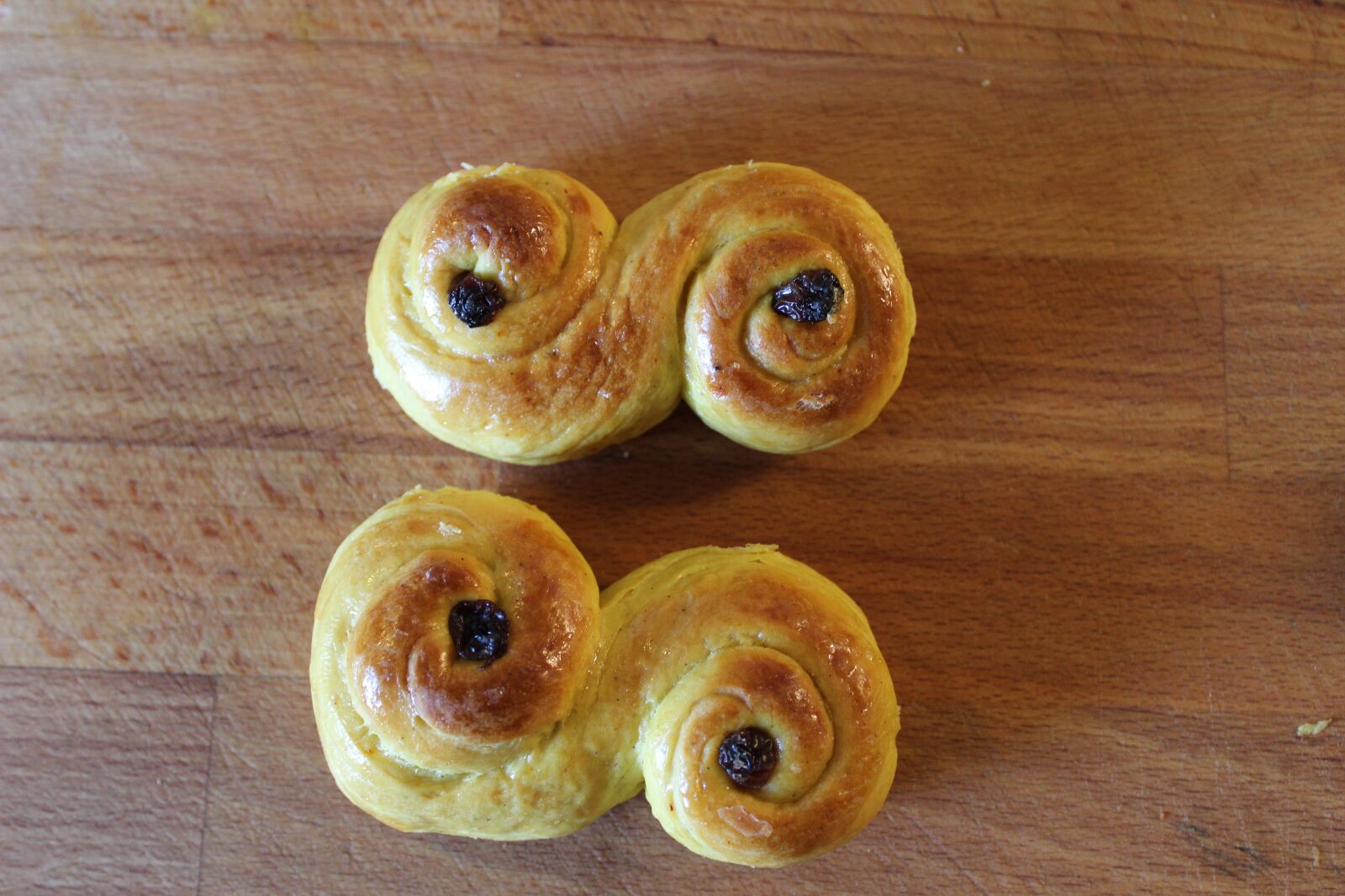 Canon EOS 600D (Rebel EOS T3i / EOS Kiss X5) sample photo. Lussekatter, saffransbullar, advent photography
