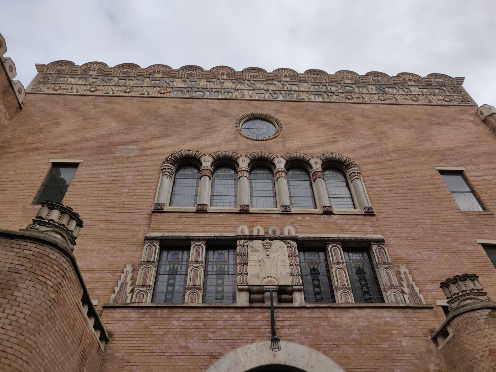 OnePlus A6000 sample photo. Synagogue, prayer, jewish photography