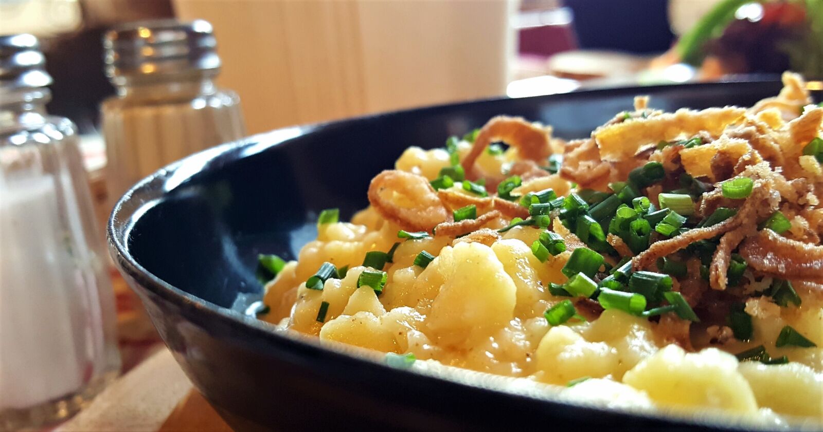 Samsung GALAXY S6 edge sample photo. Cheese noodles, eat, sp photography