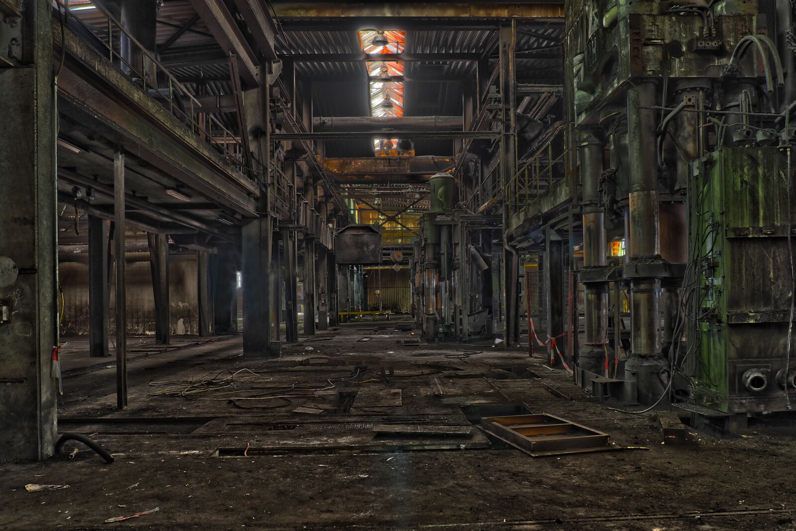 Olympus OM-D E-M10 sample photo. Lost places, factory, hall photography