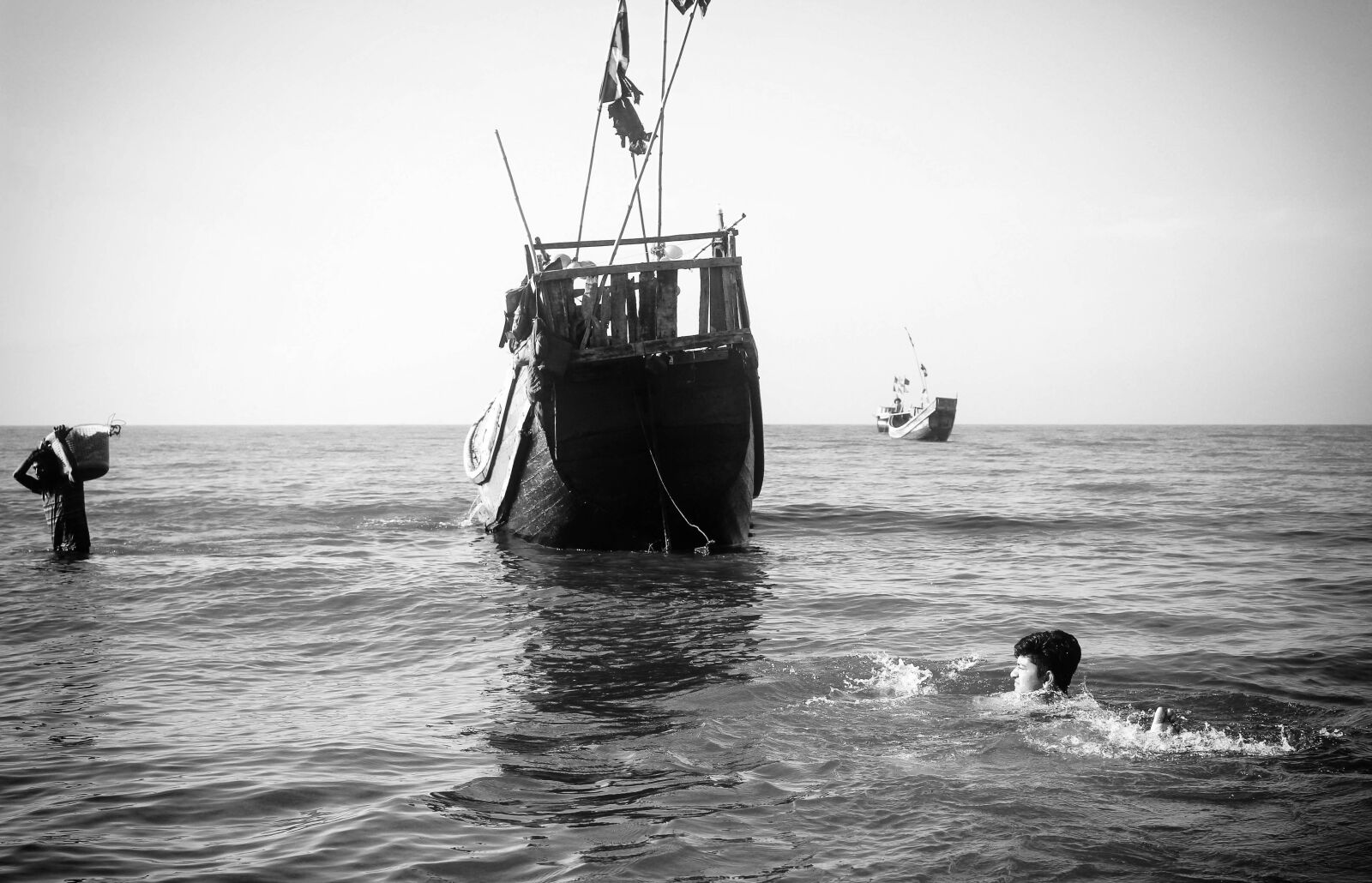 Canon EOS 600D (Rebel EOS T3i / EOS Kiss X5) sample photo. Black, and, white, colour photography
