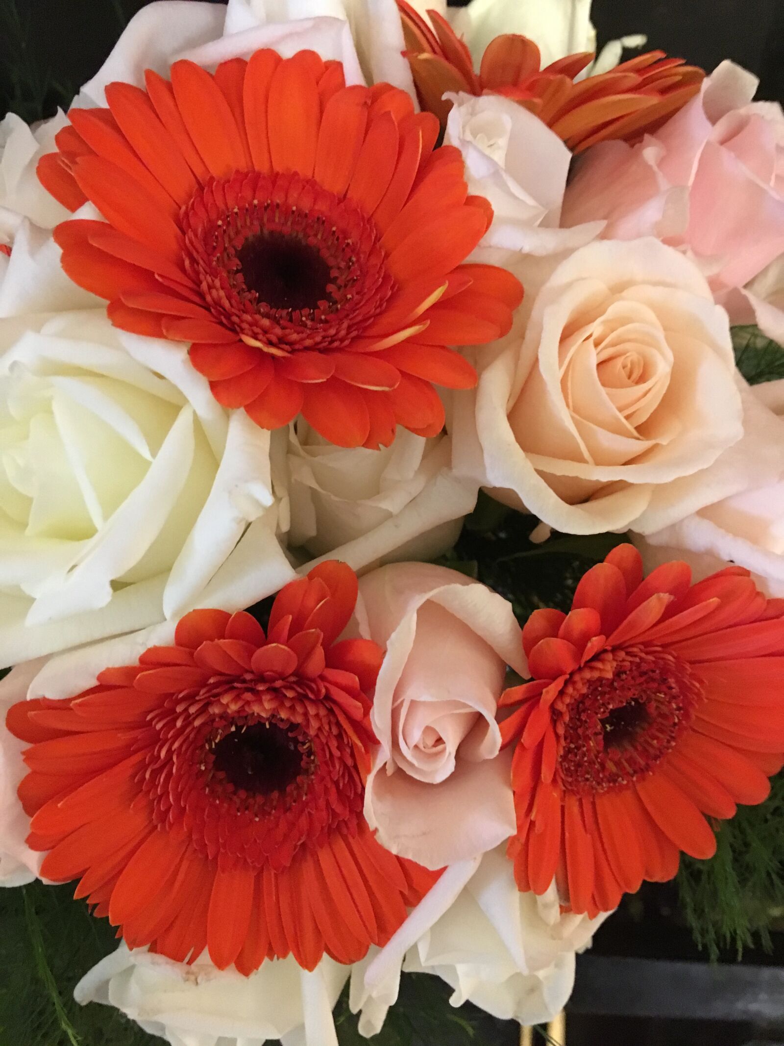 iPhone SE back camera 4.15mm f/2.2 sample photo. Bouquet, flowers, decor photography