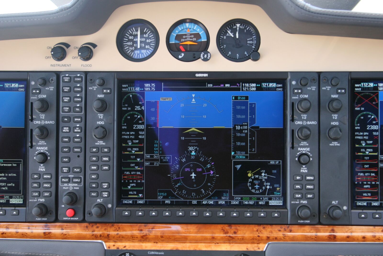 Canon EOS 30D sample photo. Airplane, cockpit, controls photography