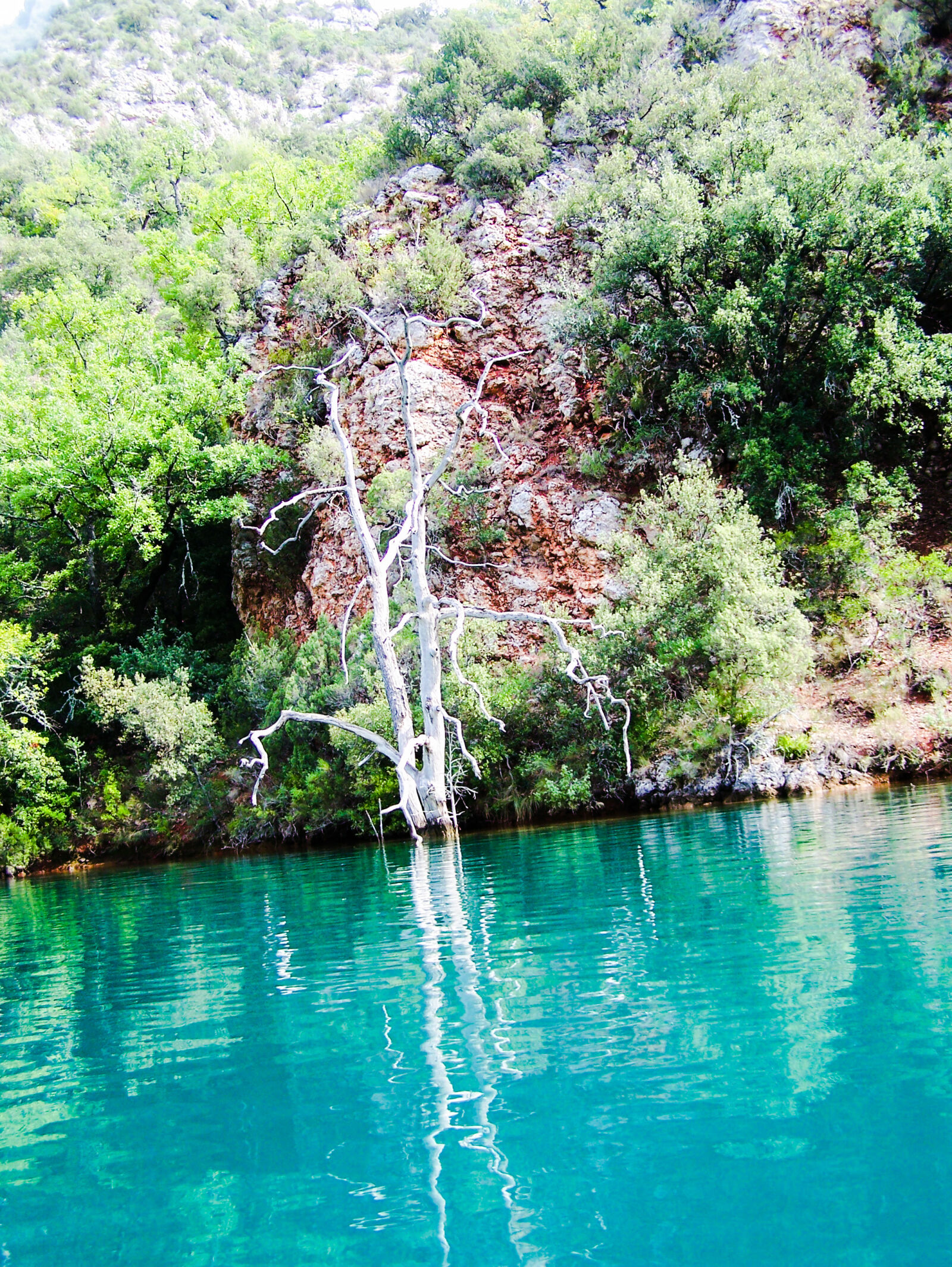 Kodak Z650 ZOOM DIGITAL CAMERA sample photo. Provence, blue, water photography
