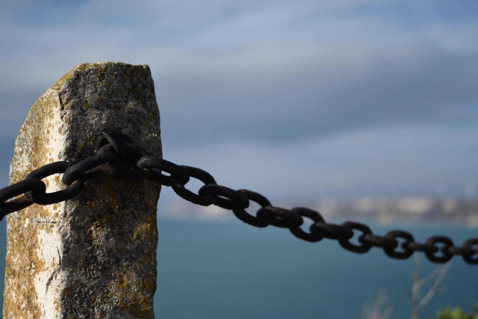 Nikon D810 sample photo. Sea, chain, post photography