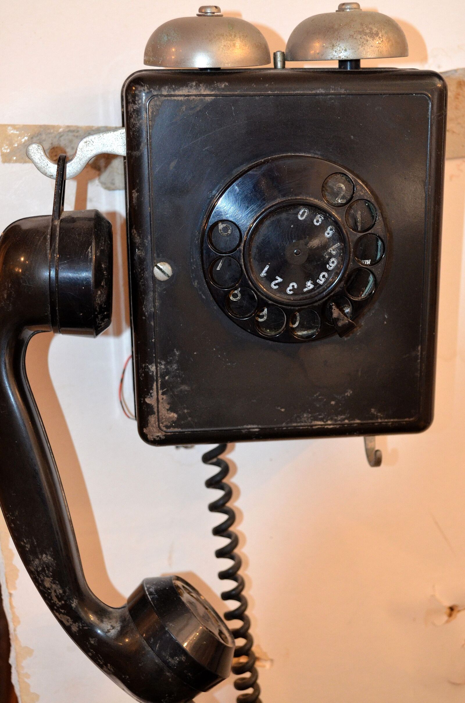 Nikon D5100 sample photo. Old phone, dial, vintage photography