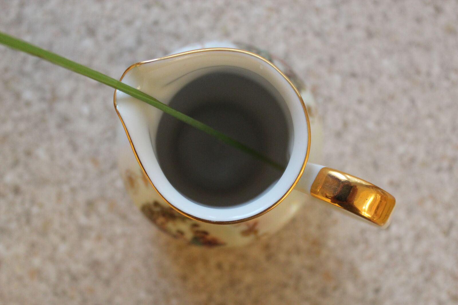Canon EOS 600D (Rebel EOS T3i / EOS Kiss X5) sample photo. Pot, tableware, geometry photography