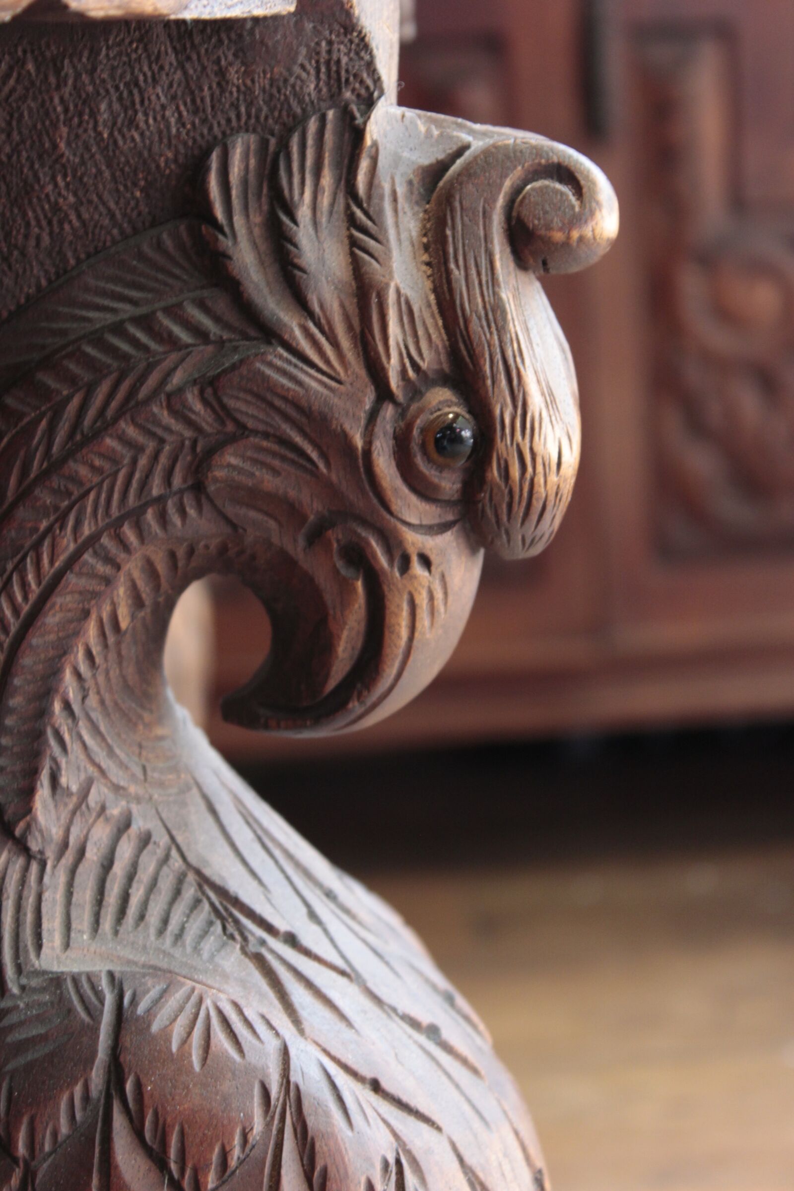 Canon EOS 500D (EOS Rebel T1i / EOS Kiss X3) sample photo. Aguila, wood, crafts photography