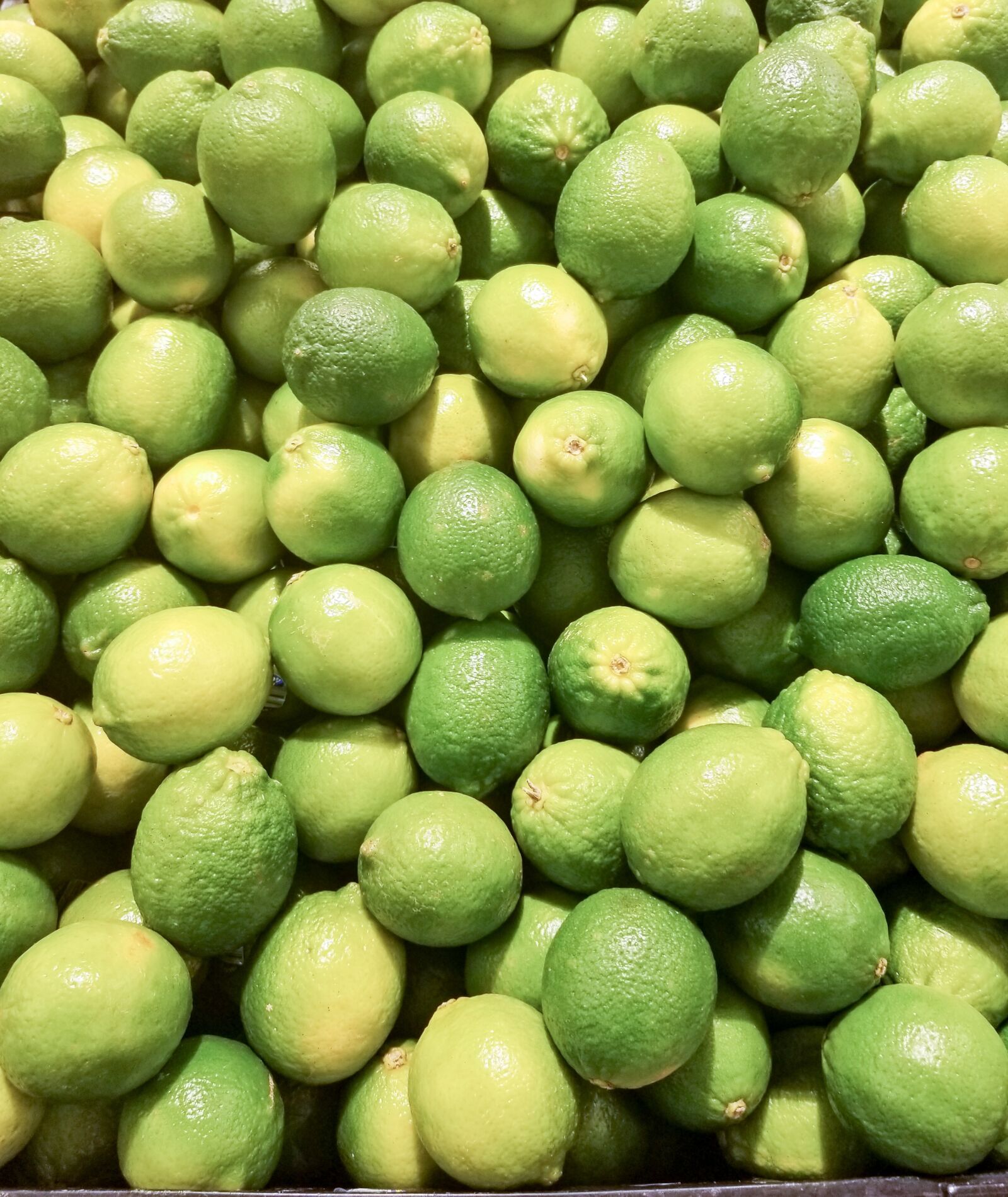 Samsung Galaxy S8+ sample photo. Green lemon, lemonade, f photography