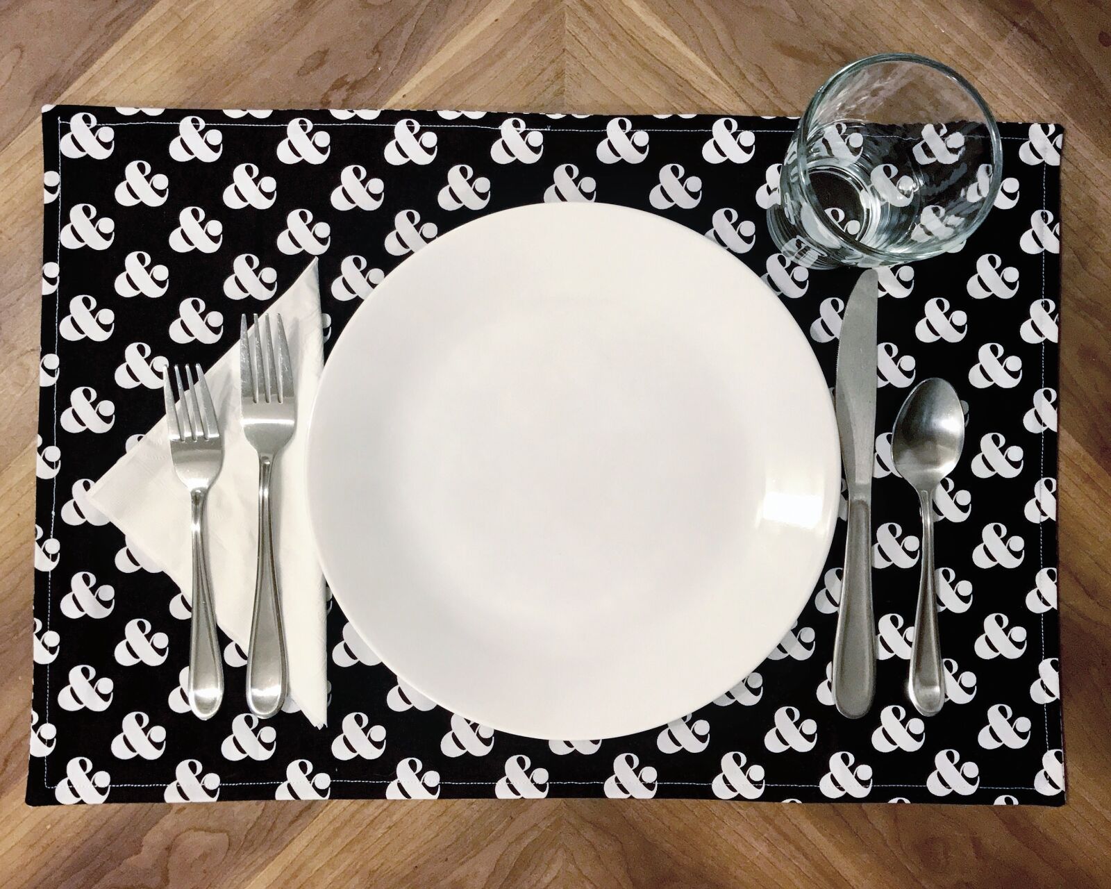 Apple iPhone 7 sample photo. Placemat, plate, place photography