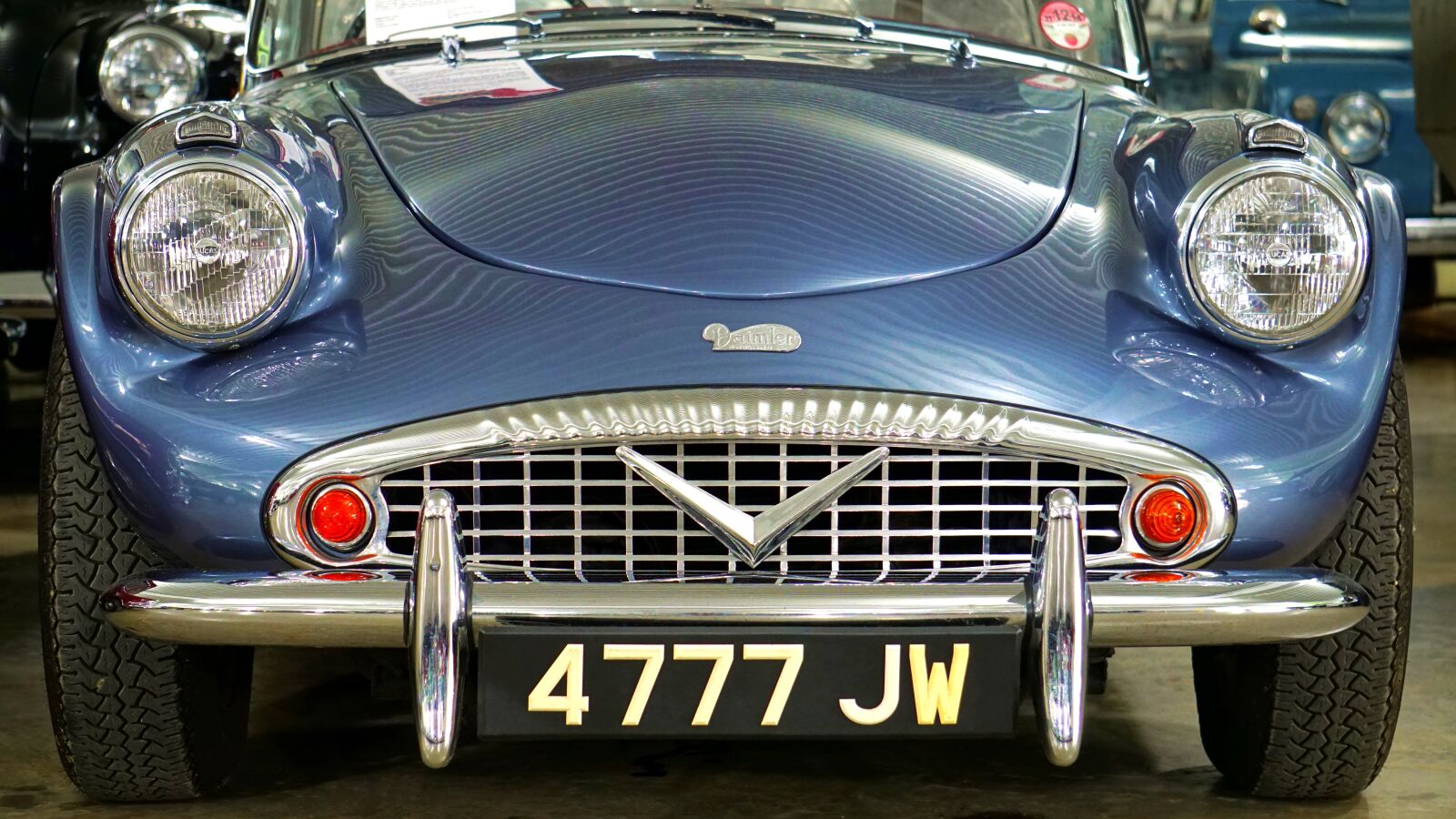Sony E 55-210mm F4.5-6.3 OSS sample photo. Car, old, old cars photography