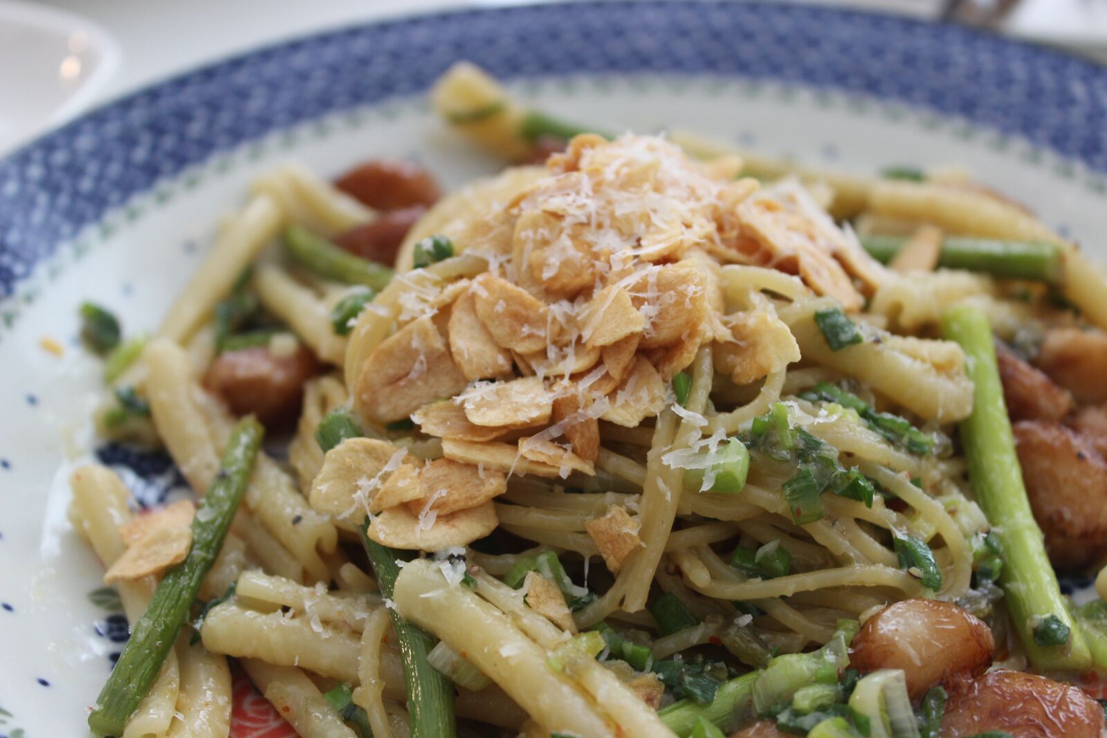 Canon EOS 600D (Rebel EOS T3i / EOS Kiss X5) sample photo. Pasta, garlic, olive photography