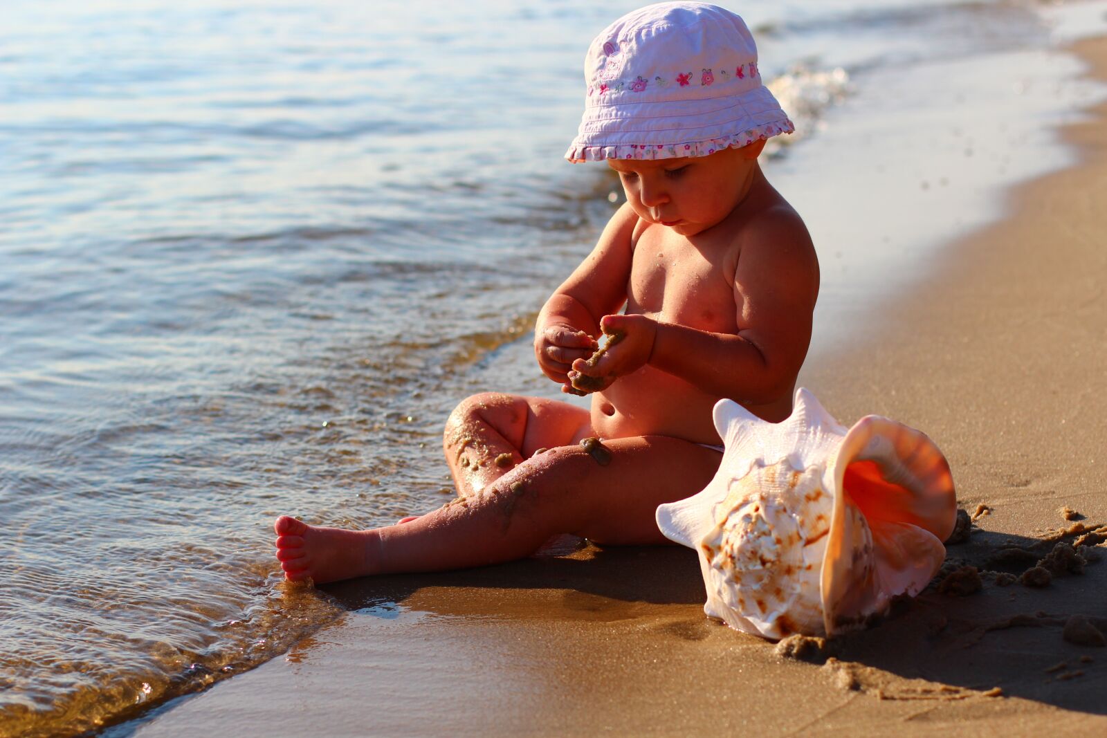 Canon EOS 600D (Rebel EOS T3i / EOS Kiss X5) + Canon EF 50mm F1.4 USM sample photo. Kids, sea, beach photography