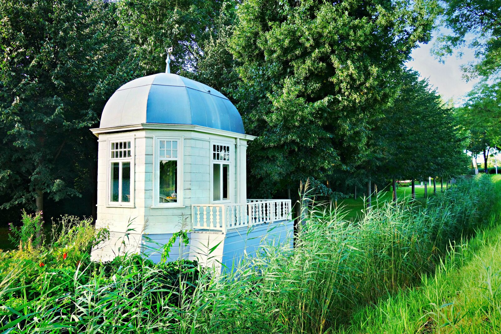 Sony Cyber-shot DSC-RX100 sample photo. Pavilion, gazebo, garden house photography