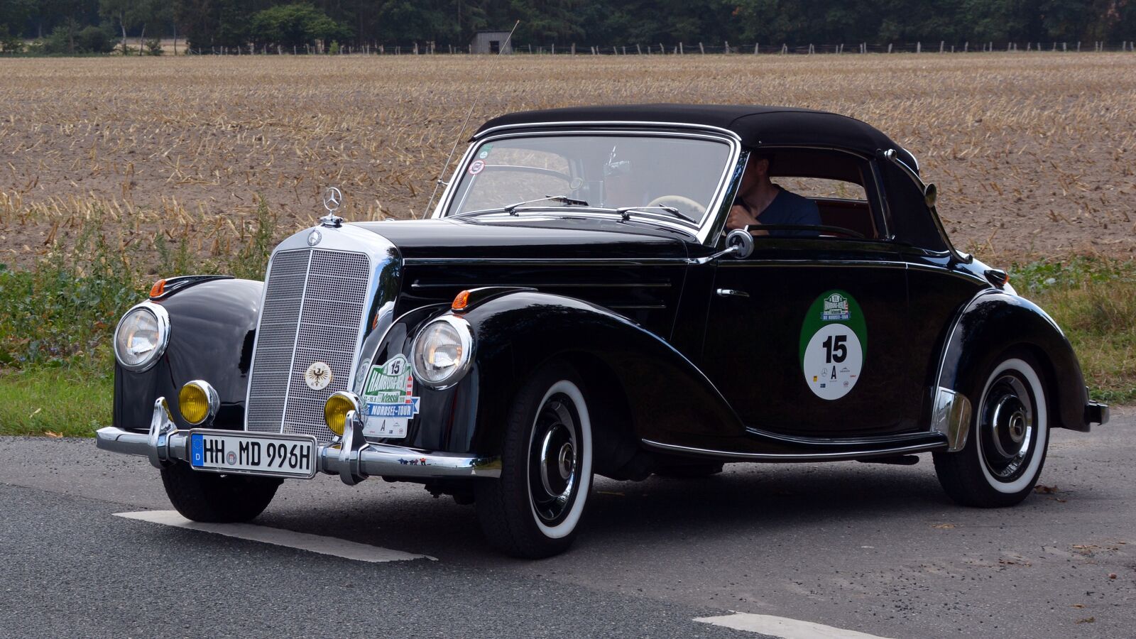 Nikon D5200 sample photo. Mercedes benz 220 cabriolet photography