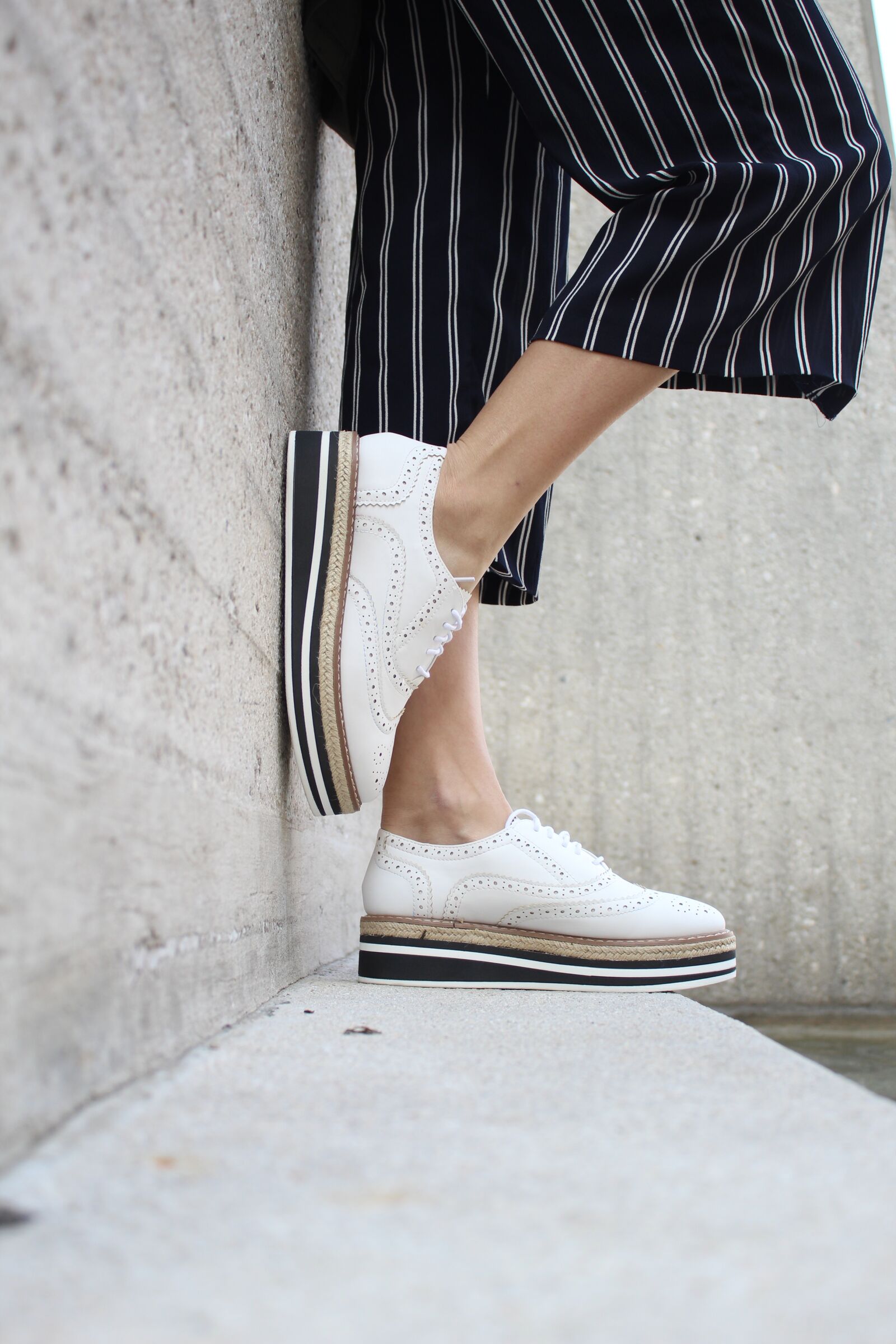 Canon EOS 1200D (EOS Rebel T5 / EOS Kiss X70 / EOS Hi) sample photo. Woman, shoes, girl photography