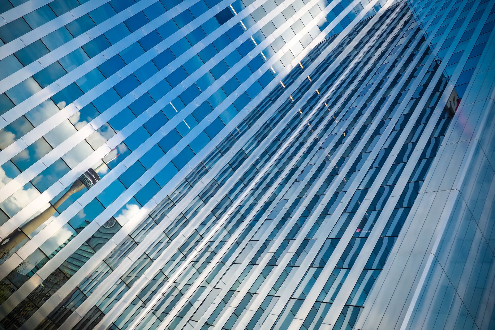 Olympus OM-D E-M10 sample photo. Architecture, building, modern photography