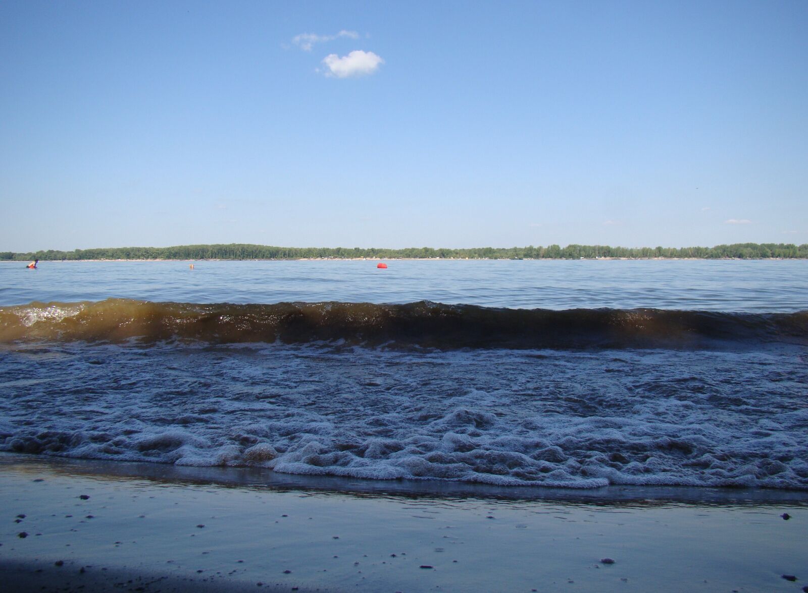 Sony Cyber-shot DSC-H50 sample photo. Wave, shadow, river photography