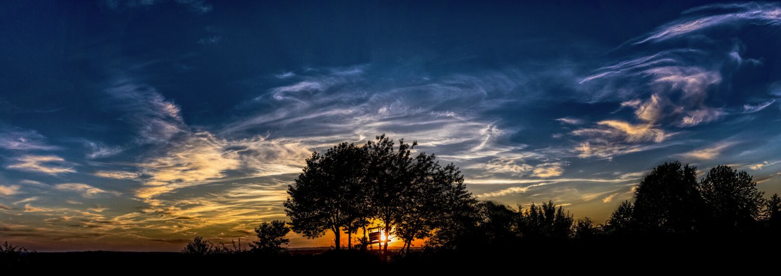 Sony a6300 + Sigma 30mm F2.8 EX DN sample photo. Panorama, sunset, clouds photography